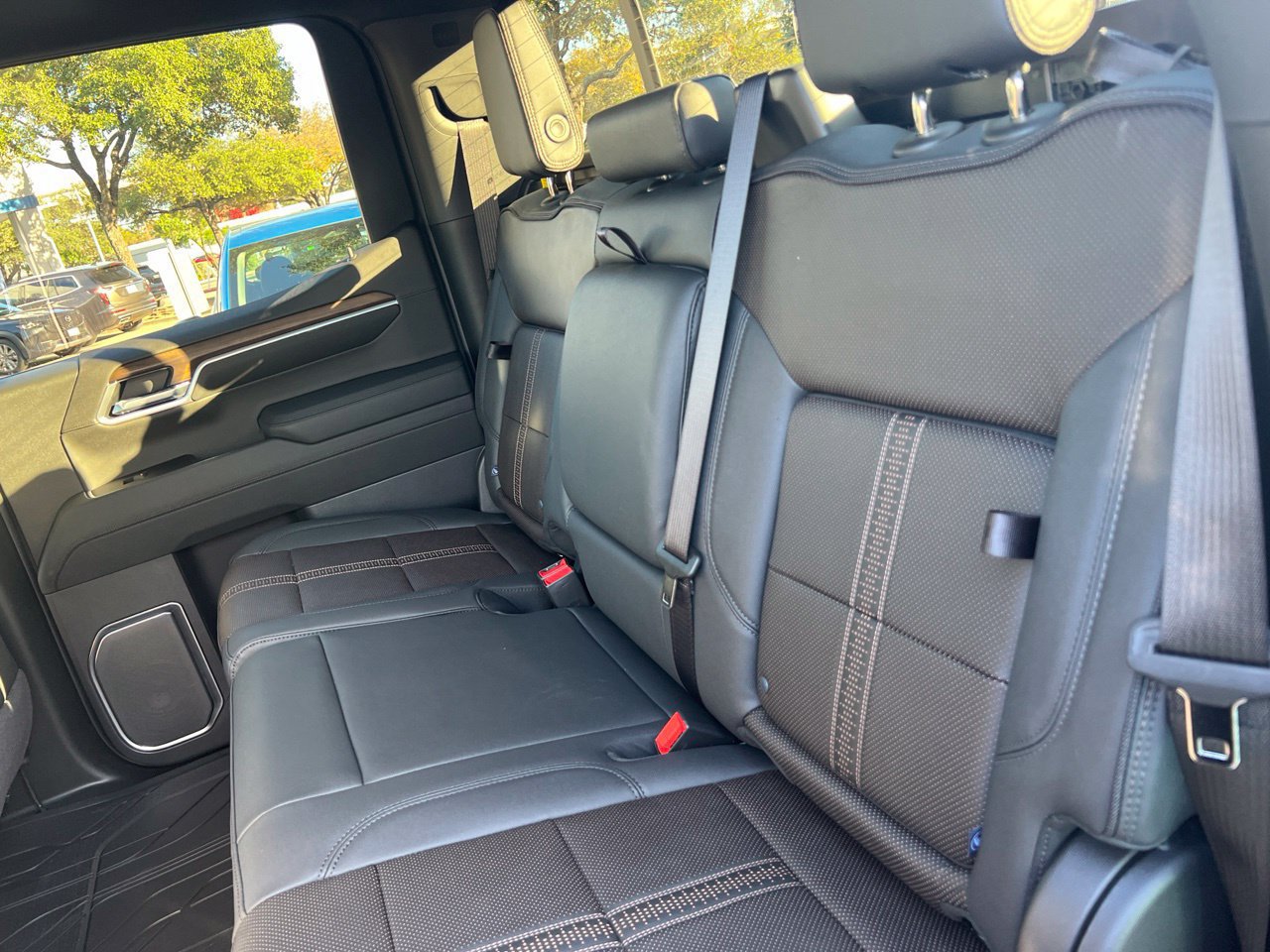 New 2026 Chevrolet Silverado 1500 High Country w/ Midnight Edition AWD/4WD image 25