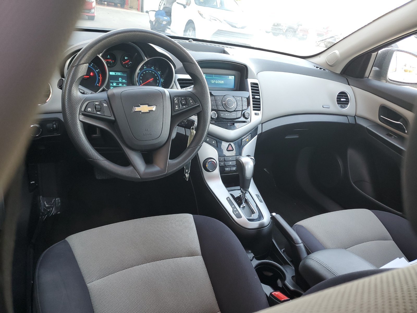 Used 2014 Chevrolet Cruze LS FWD image 9