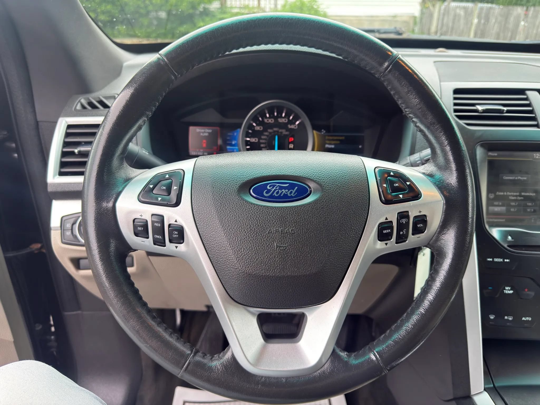 Used 2015 Ford Explorer XLT w/ Equipment Group 202A AWD/4WD image 25
