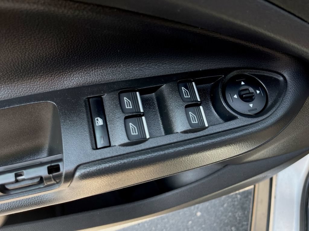 Used 2017 Ford Escape SE w/ Equipment Group 201A AWD/4WD image 15