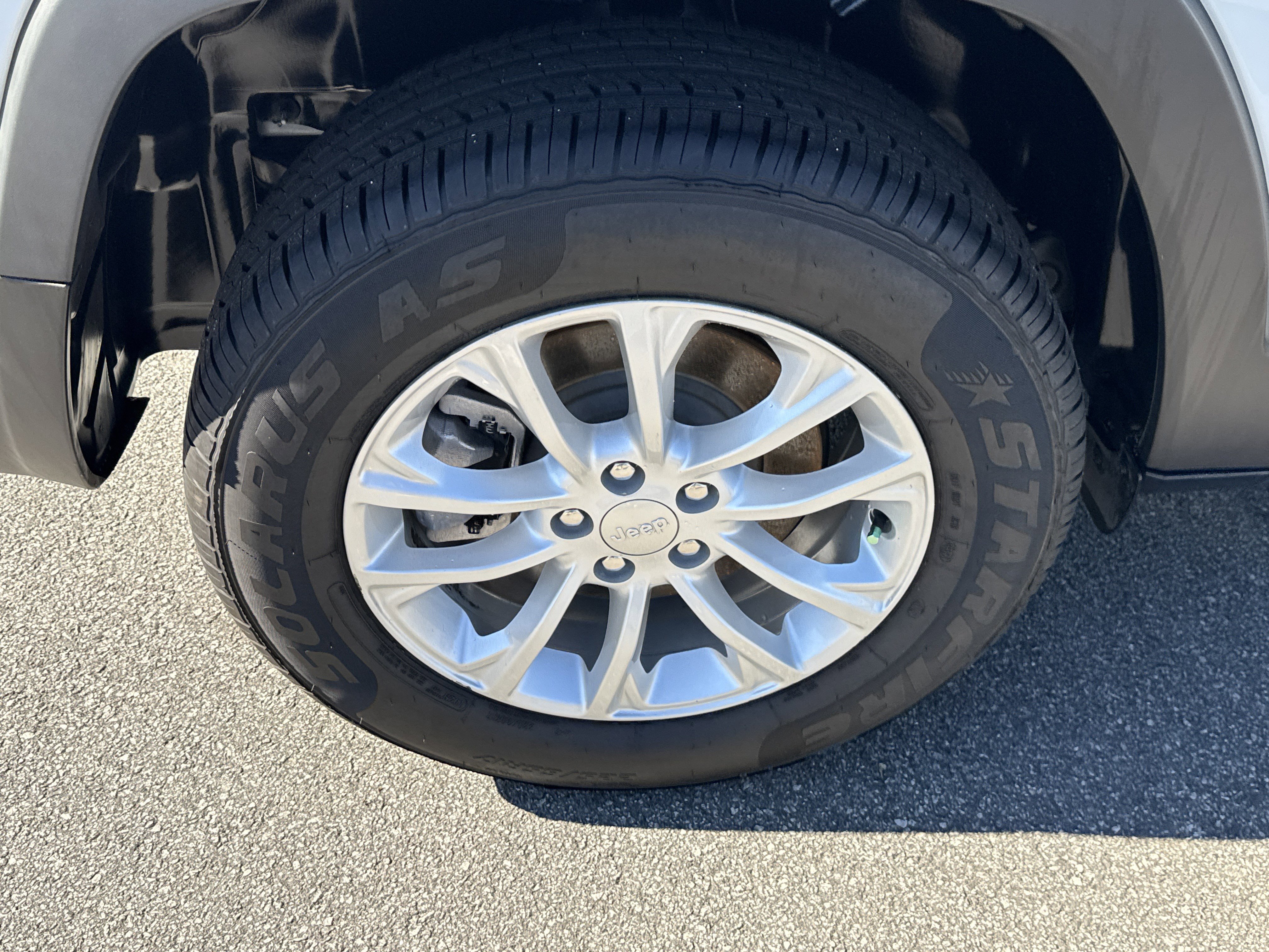 Used 2022 Jeep Cherokee Latitude Lux image 22