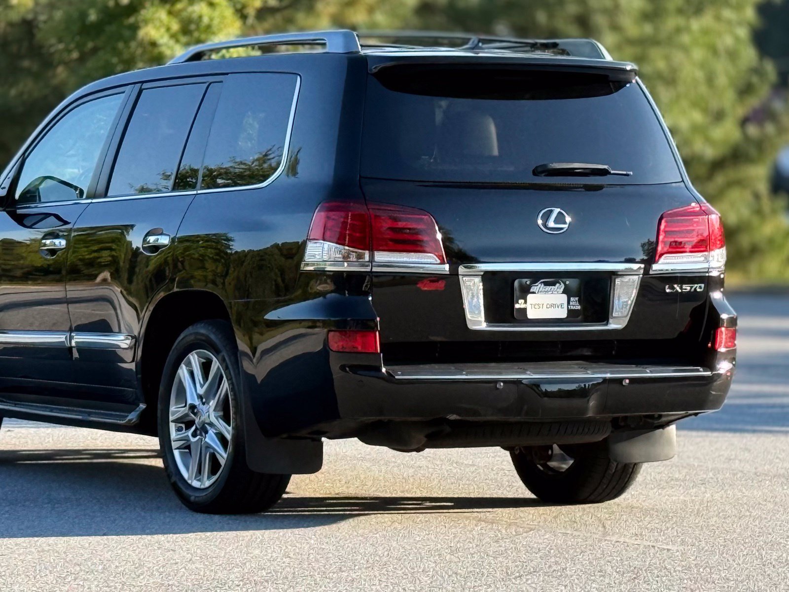 Used 2015 Lexus LX 570 4WD image 50