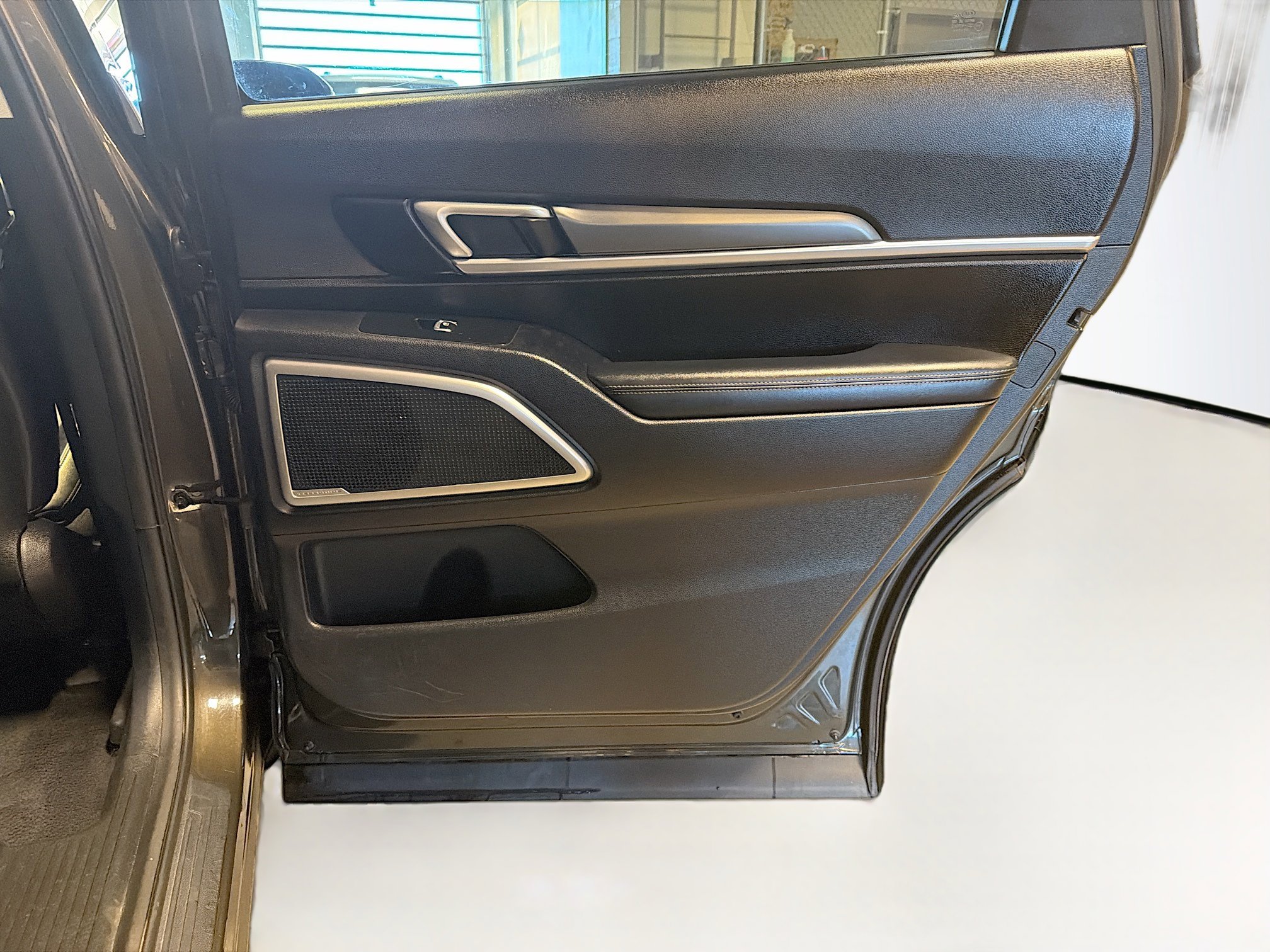 Used 2020 Kia Telluride S image 32