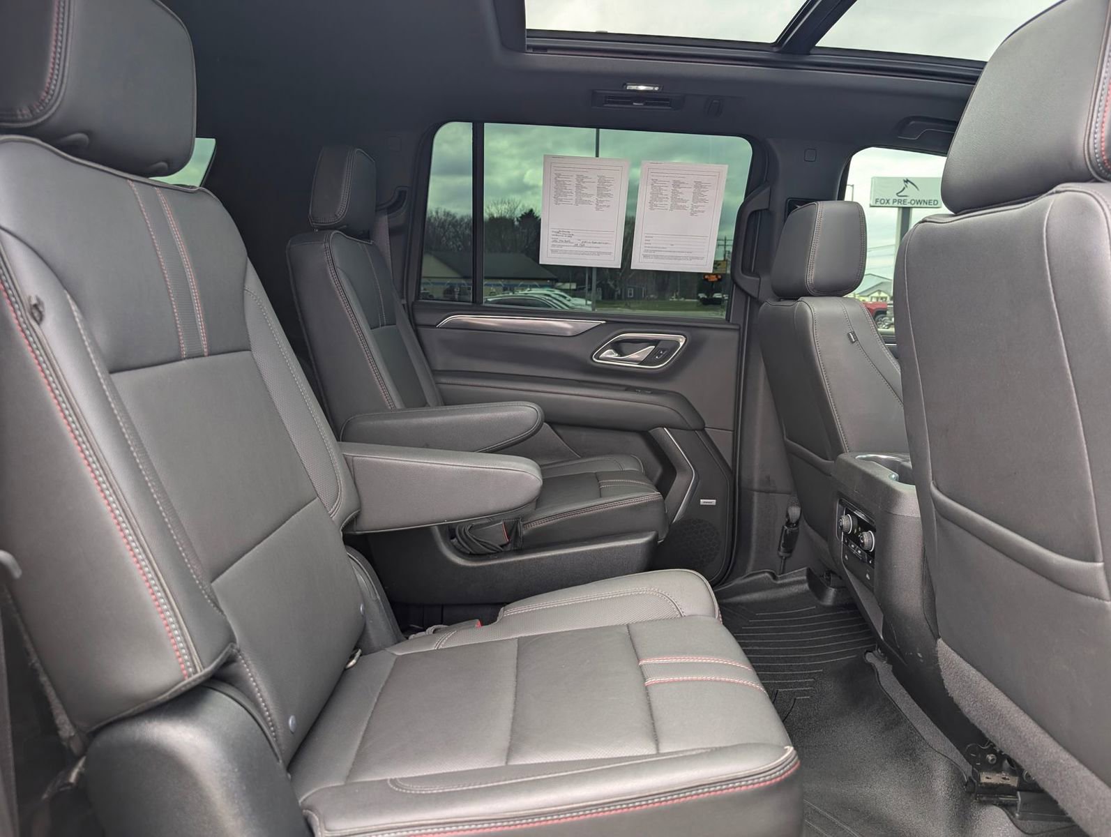 Used 2022 Chevrolet Suburban RST w/ Luxury Package AWD/4WD image 39
