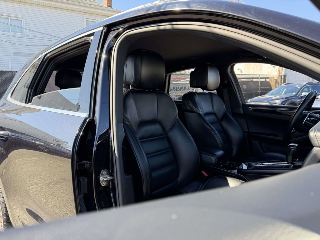 Used 2022 Porsche Macan S AWD/4WD image 11