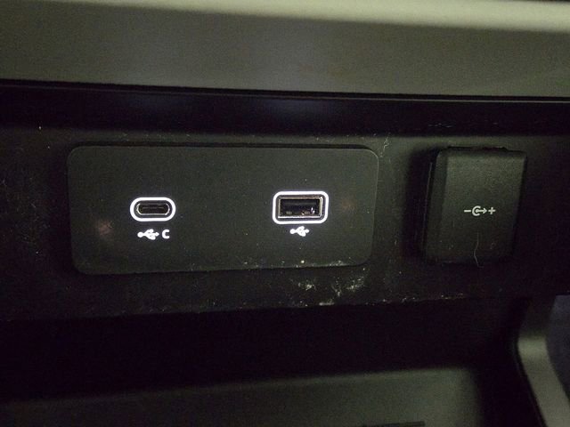 Certified 2022 Land Rover Defender 110 AWD/4WD image 25