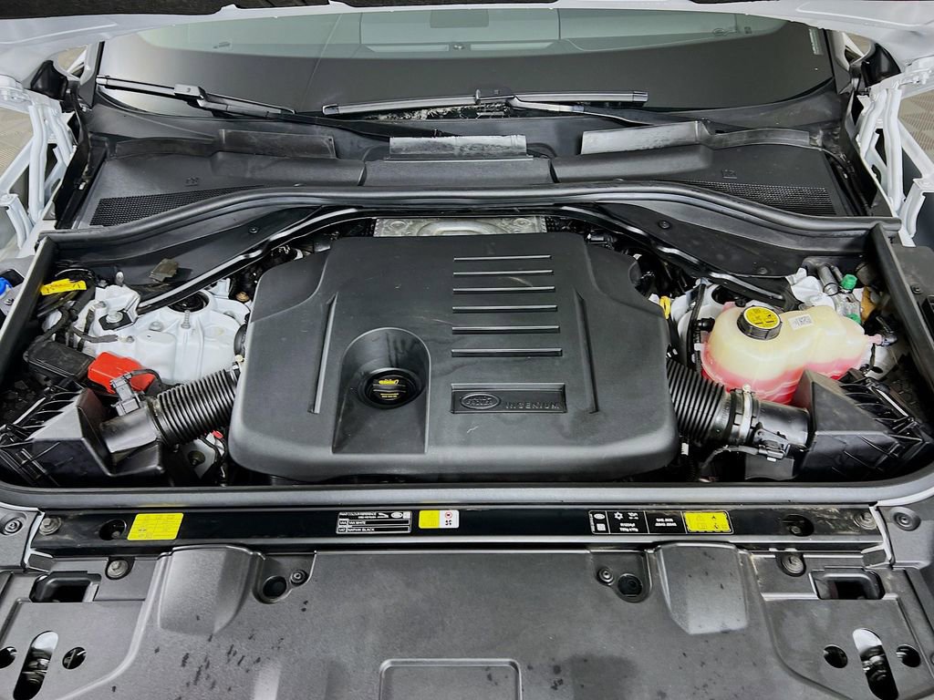 Used 2025 Land Rover Range Rover SE AWD/4WD image 32