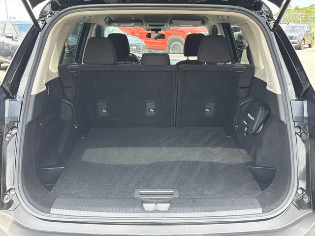 Used 2023 Nissan Rogue S FWD image 18