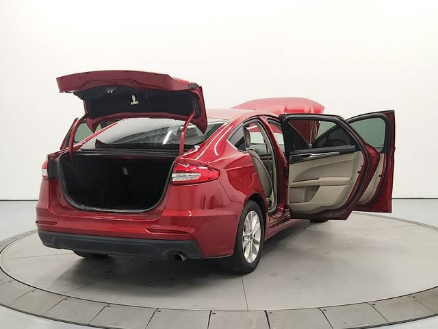Used 2020 Ford Fusion SE FWD image 14