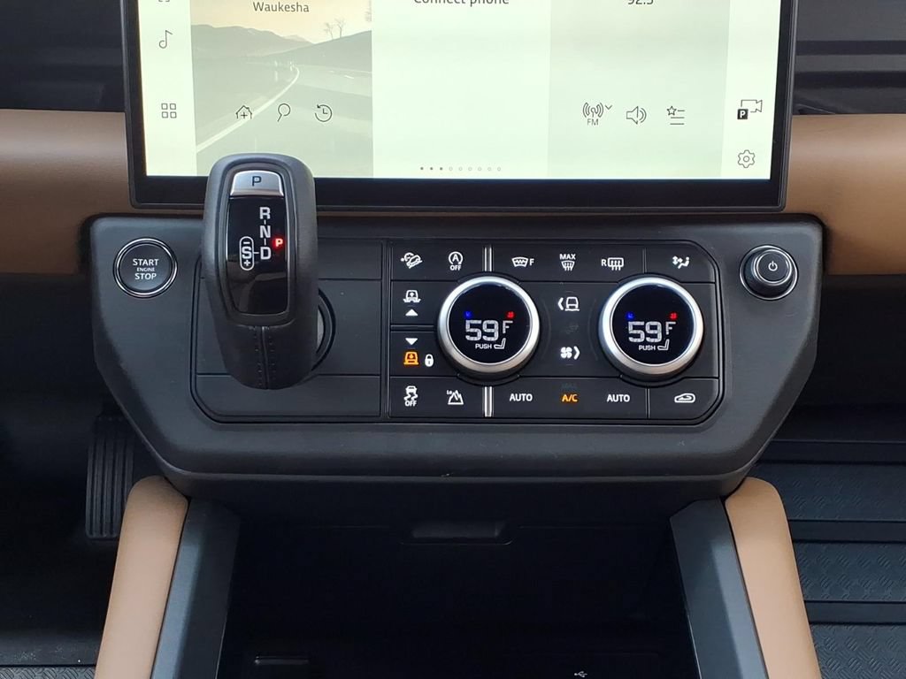 New 2026 Land Rover Defender 130 X-Dynamic SE AWD/4WD image 20