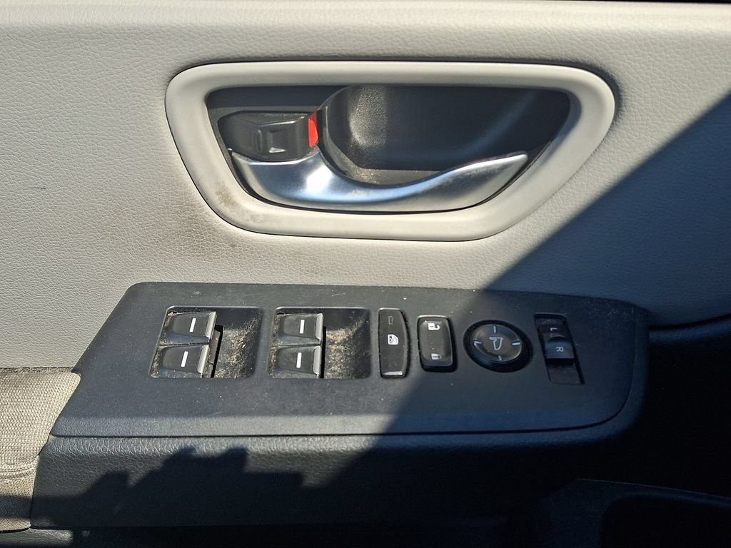 Used 2023 Honda Pilot LX image 15