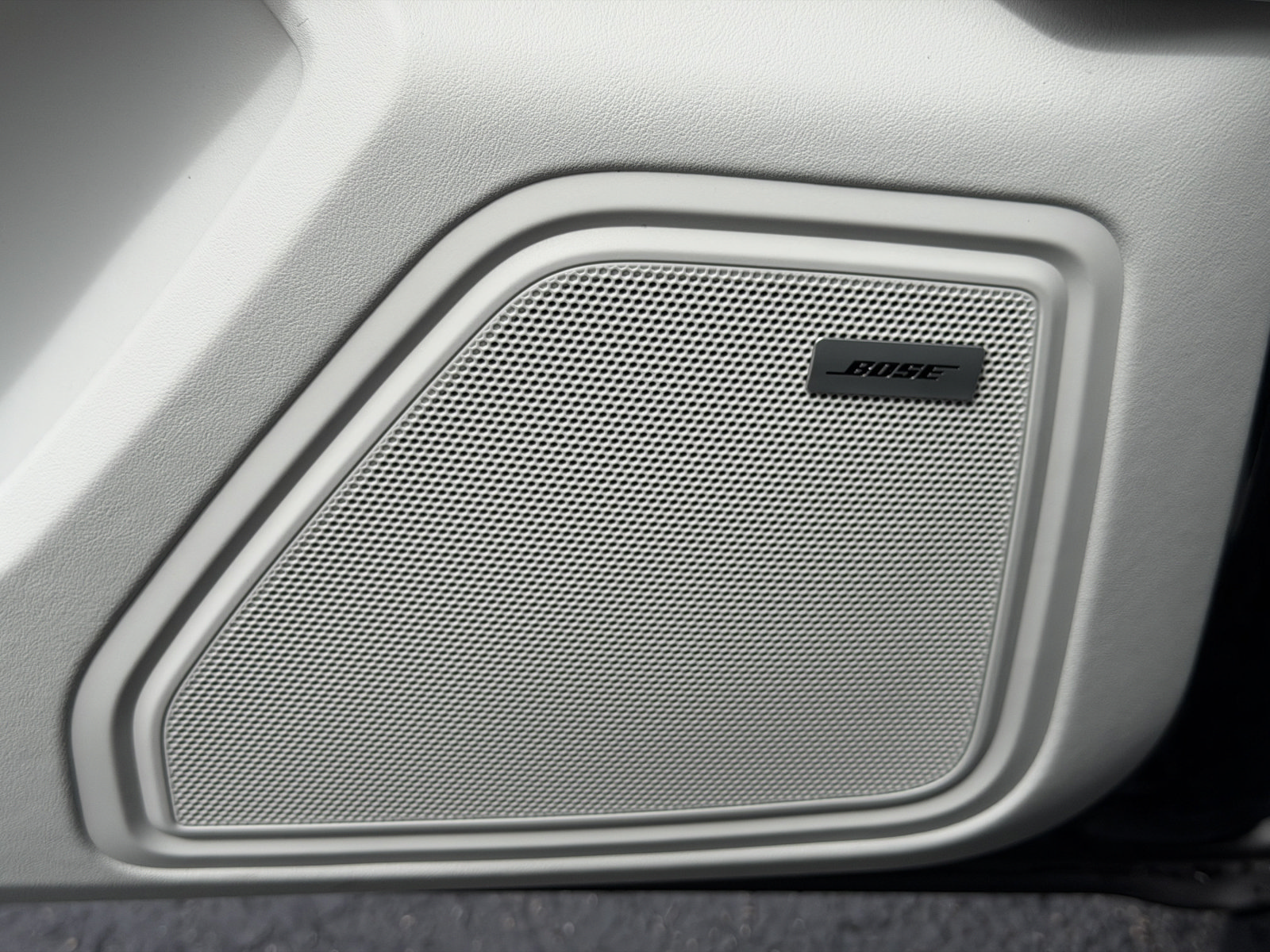 New 2026 Porsche Macan AWD/4WD image 22