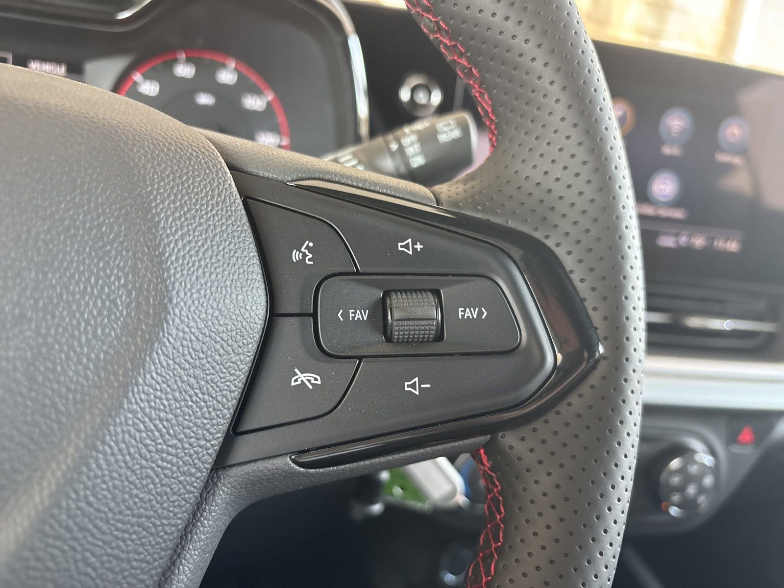 New 2026 Chevrolet Trax RS w/ Driver Confidence Package image 27