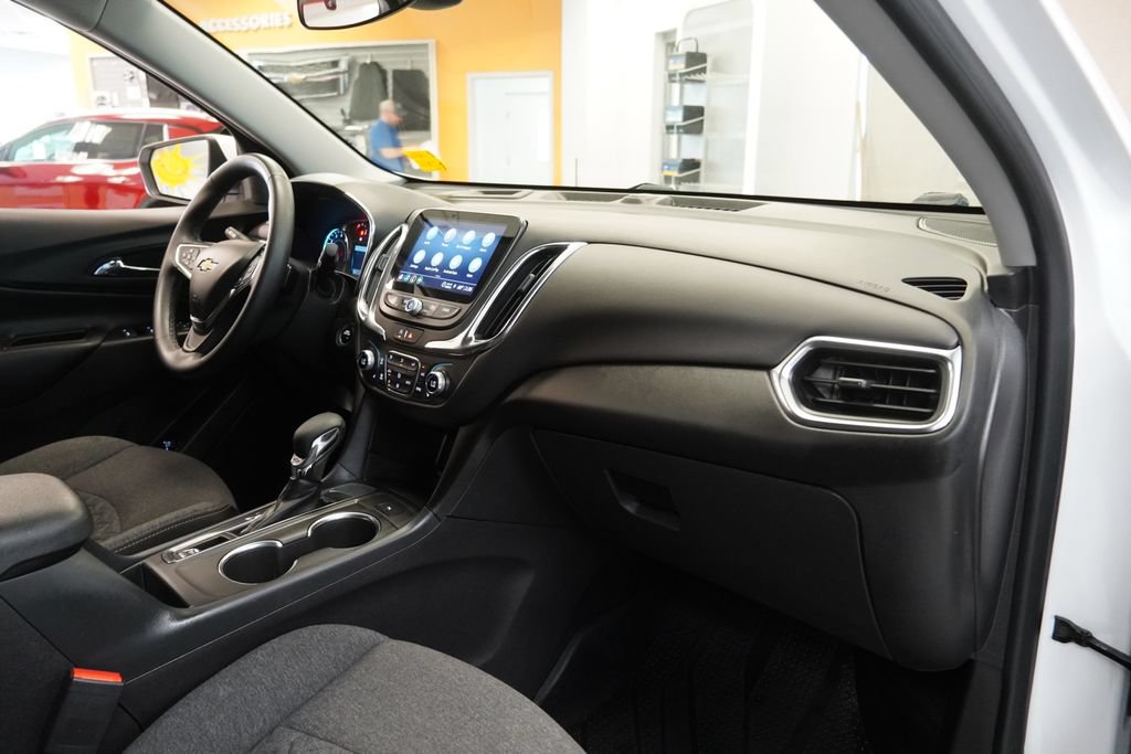 Used 2024 Chevrolet Equinox LT FWD image 38