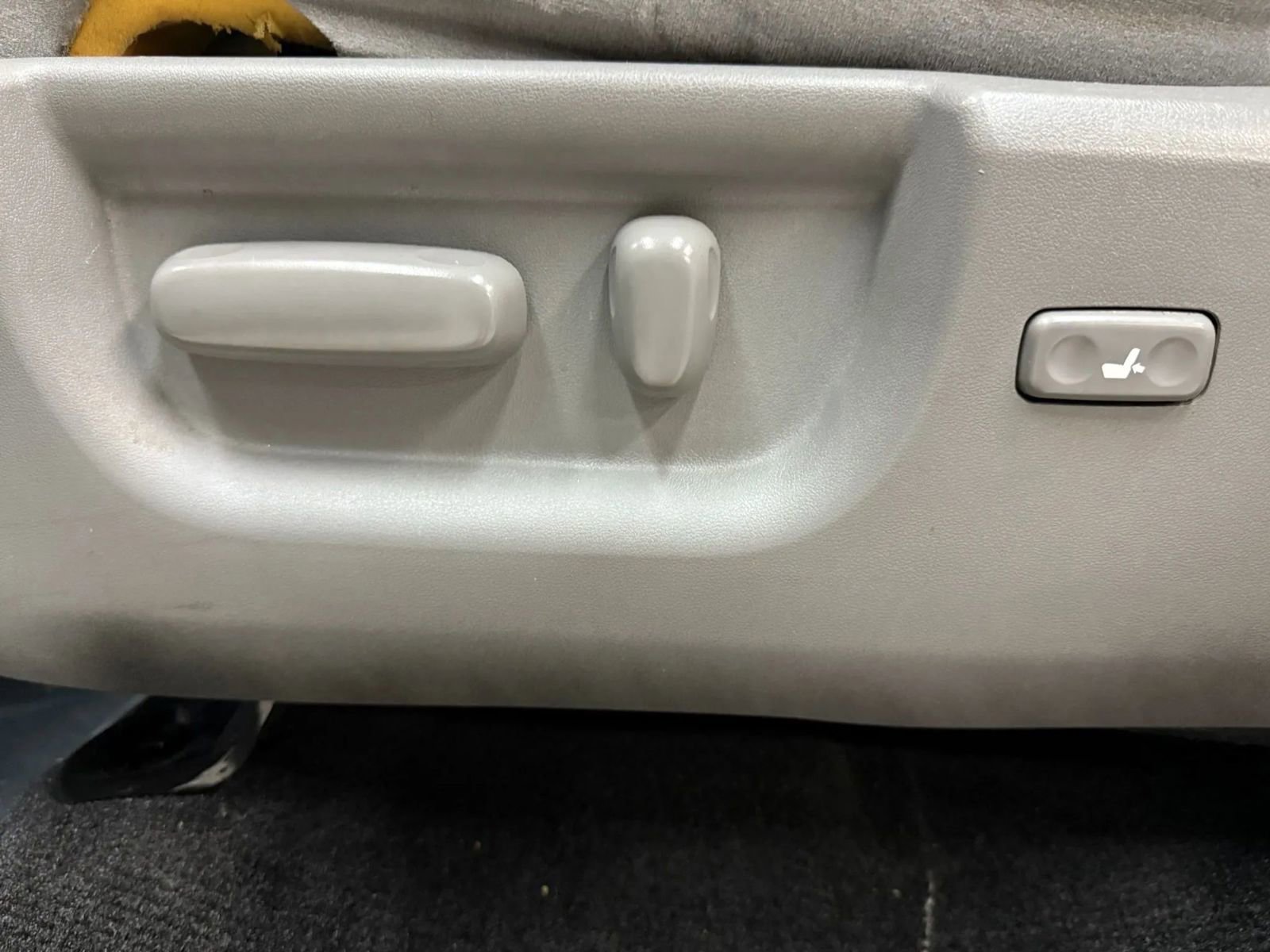 Used 2013 Toyota Sequoia SR5 image 17