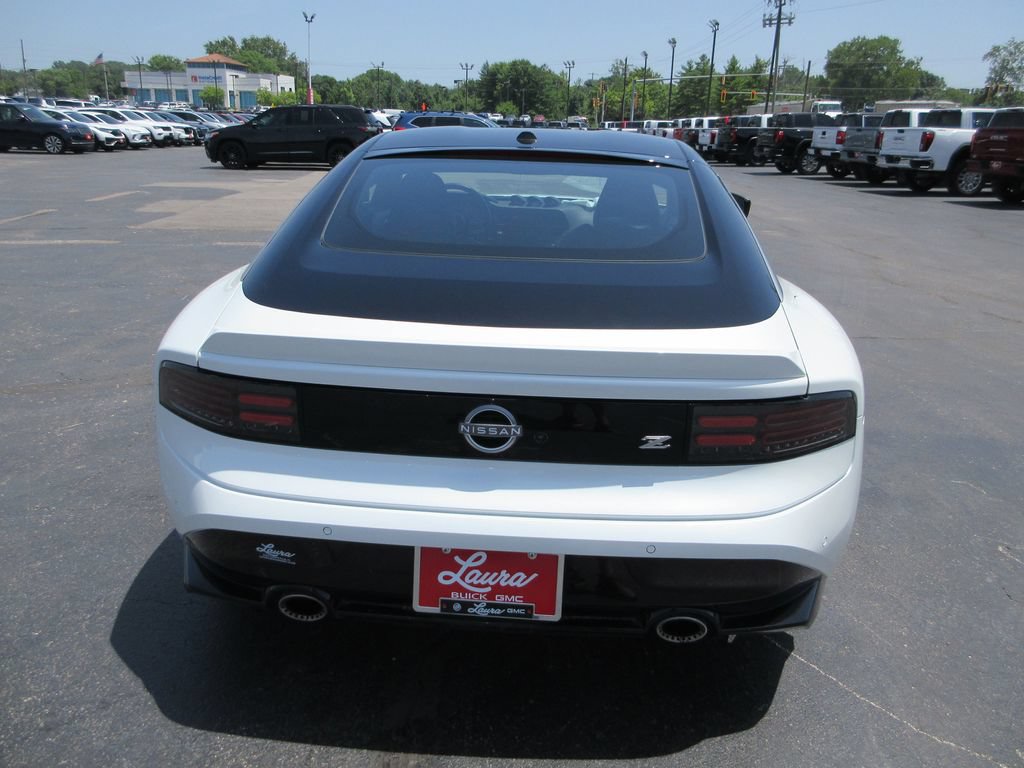 Used 2024 Nissan Z Performance w/ Floor Mat Package RWD image 7