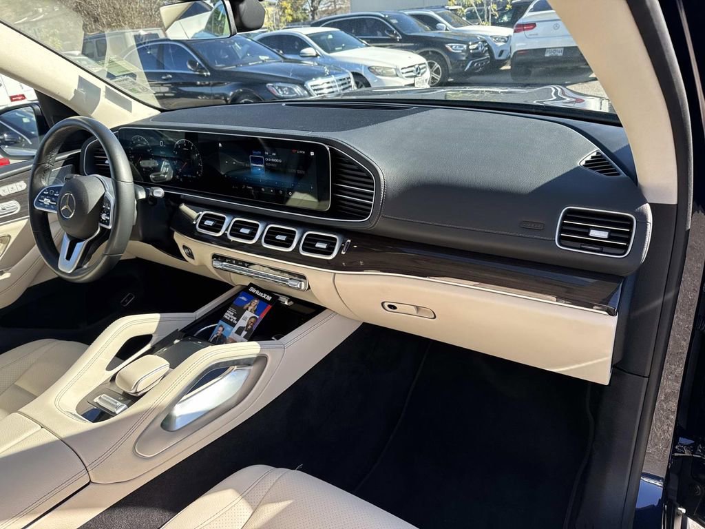 Used 2022 Mercedes-Benz GLS 450 4MATIC image 13
