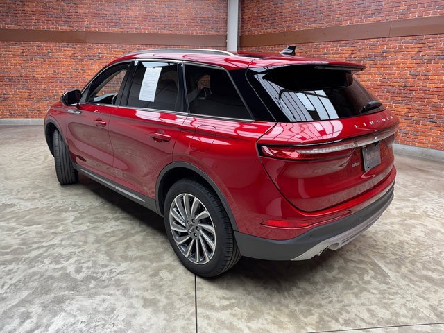 Used 2023 Lincoln Corsair Reserve image 3