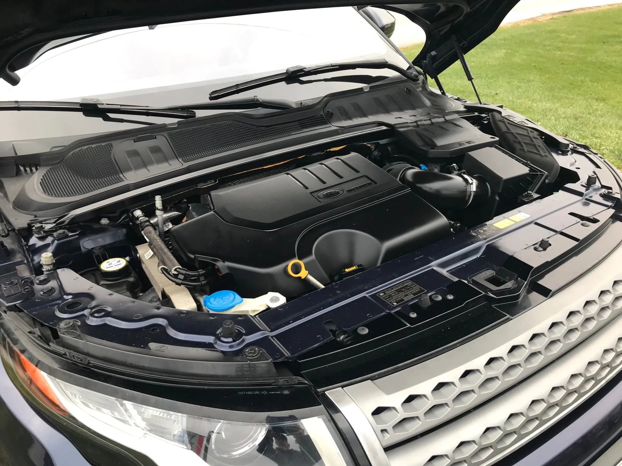 Used 2018 Land Rover Range Rover Evoque image 54
