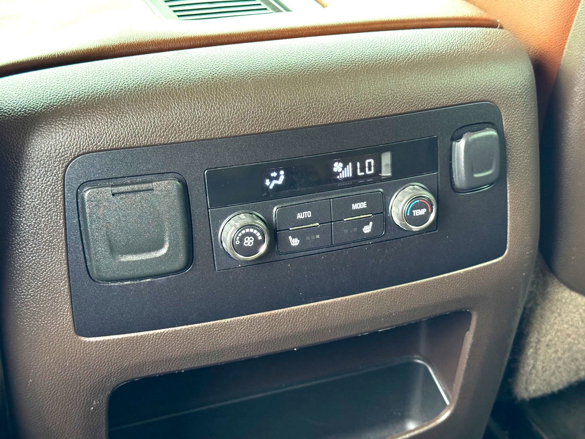 Used 2015 Chevrolet Tahoe LTZ image 22