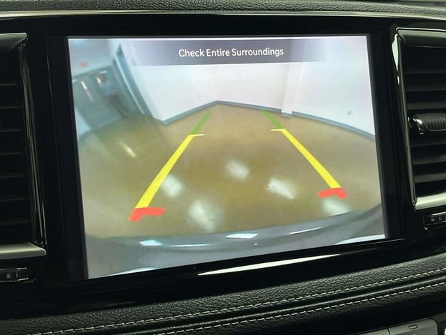 Used 2023 Chrysler Pacifica Touring-L FWD image 33