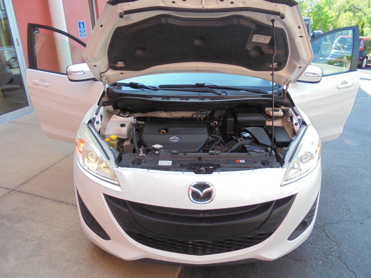 Used 2015 MAZDA MAZDA5 Sport FWD image 33