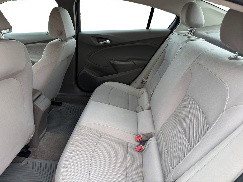 Used 2018 Chevrolet Cruze LS FWD image 11