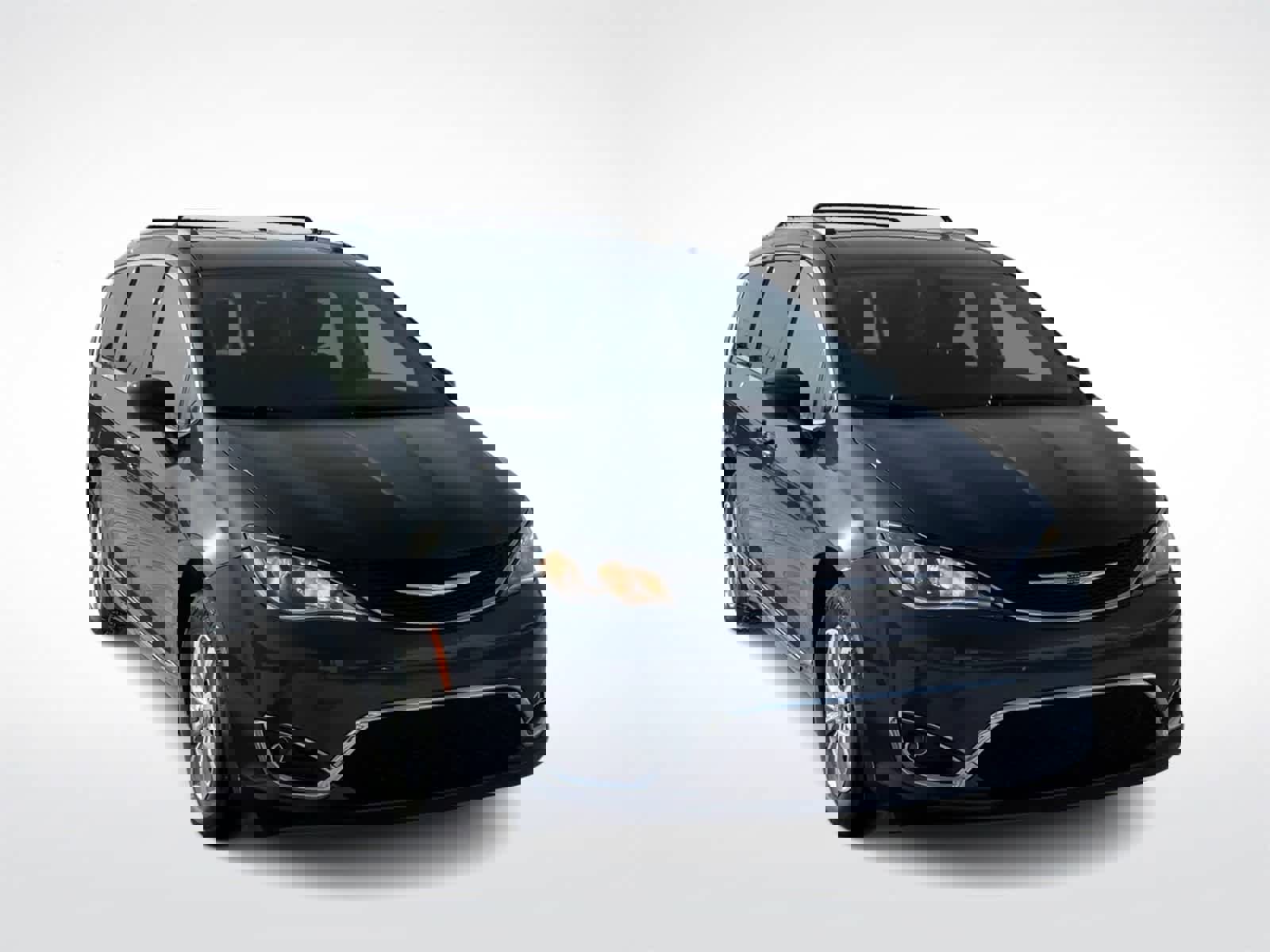 Used 2019 Chrysler Pacifica Touring-L image 3