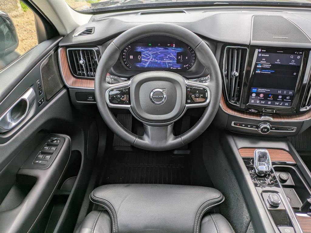 Certified 2024 Volvo XC60 B5 Ultimate w/ Protection Package Premier image 16