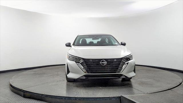 Used 2025 Nissan Sentra SR FWD image 12