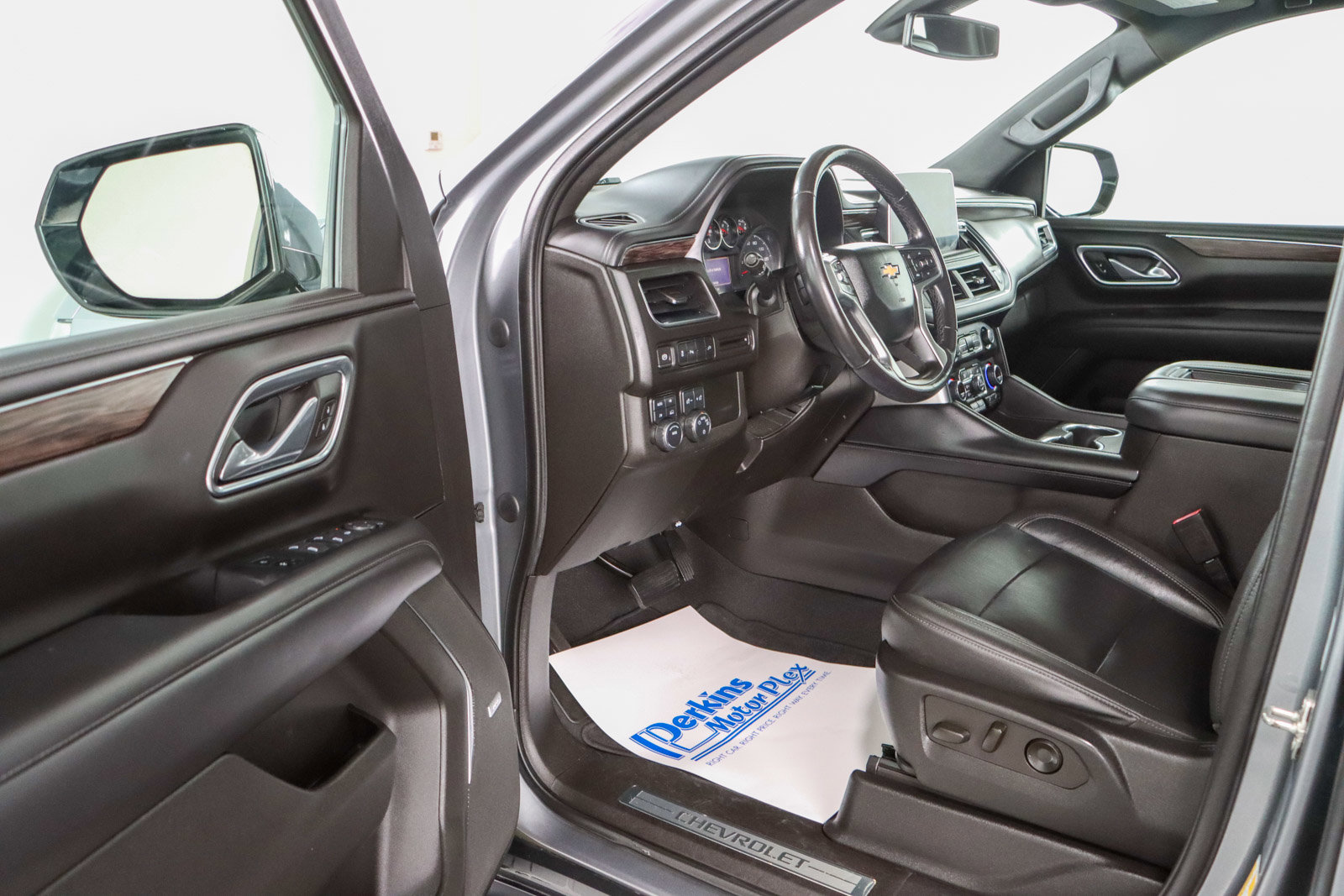 Used 2021 Chevrolet Tahoe LT w/ Rear Media and Nav Package image 3