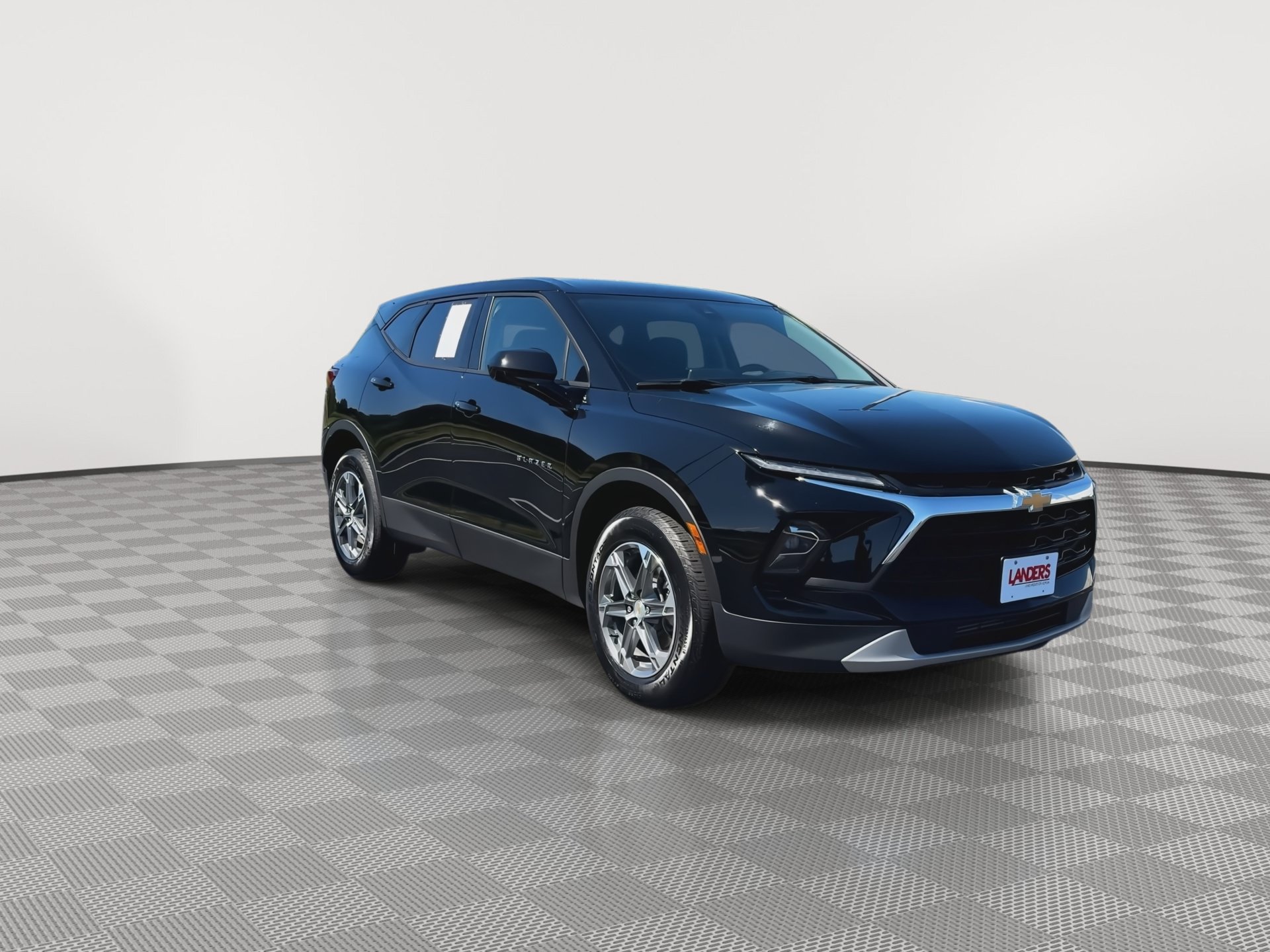 Used 2025 Chevrolet Blazer LT AWD/4WD image 3
