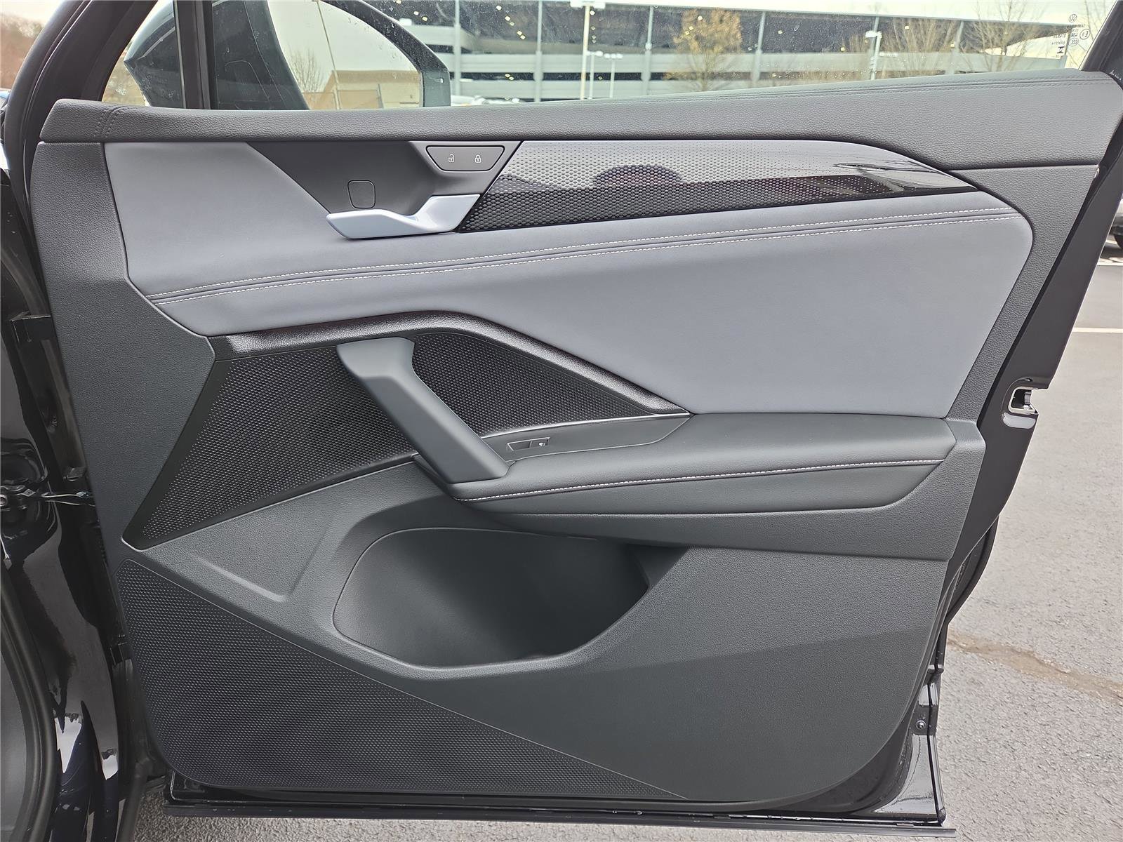 New 2026 Volkswagen Tiguan SE image 27