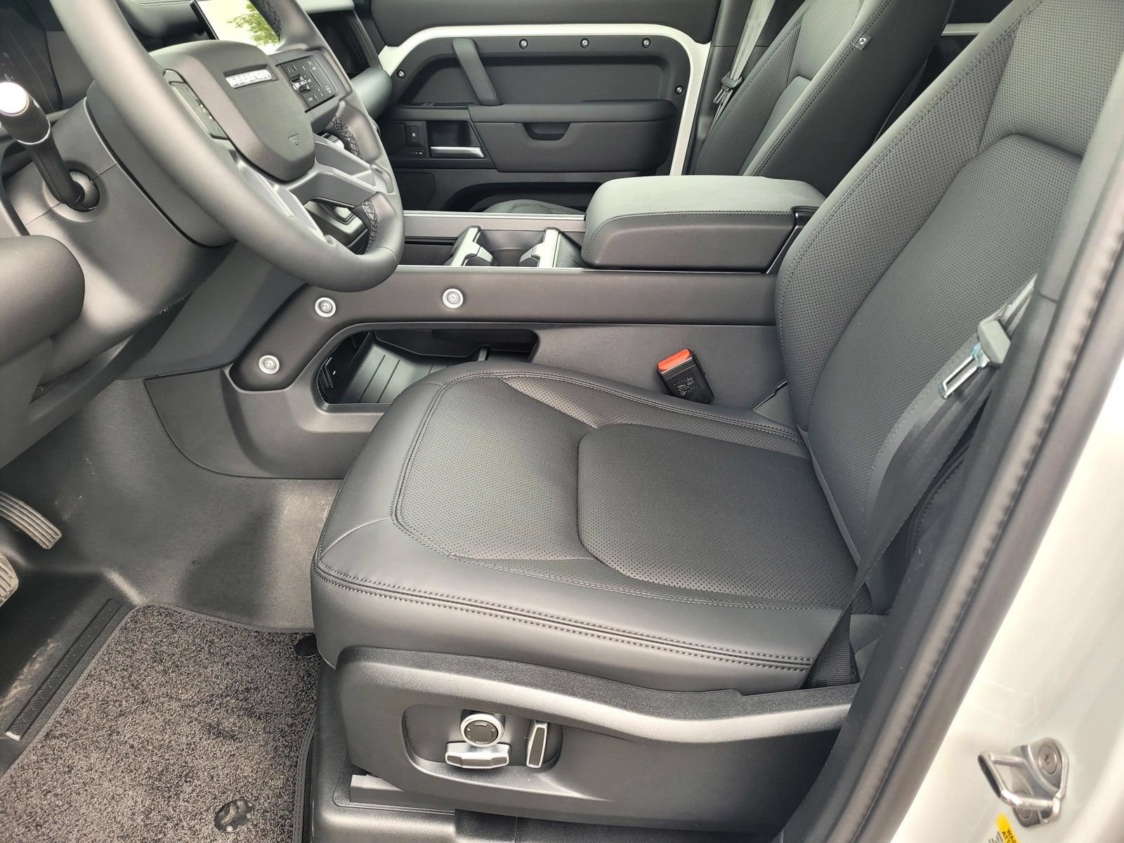 New 2026 Land Rover Defender 130 S AWD/4WD image 18