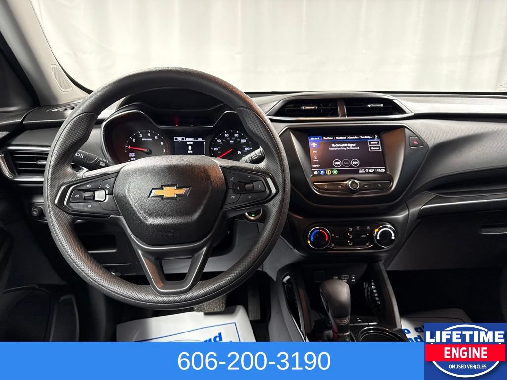 Used 2023 Chevrolet TrailBlazer LT FWD image 16