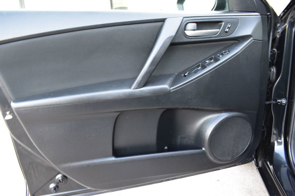 Used 2012 MAZDA MAZDA3 i Sport image 38