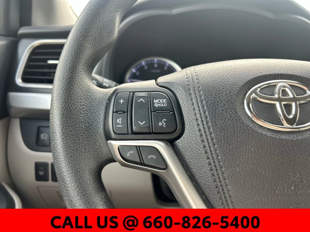 Used 2018 Toyota Highlander LE w/ Protection Package #3 AWD/4WD image 14