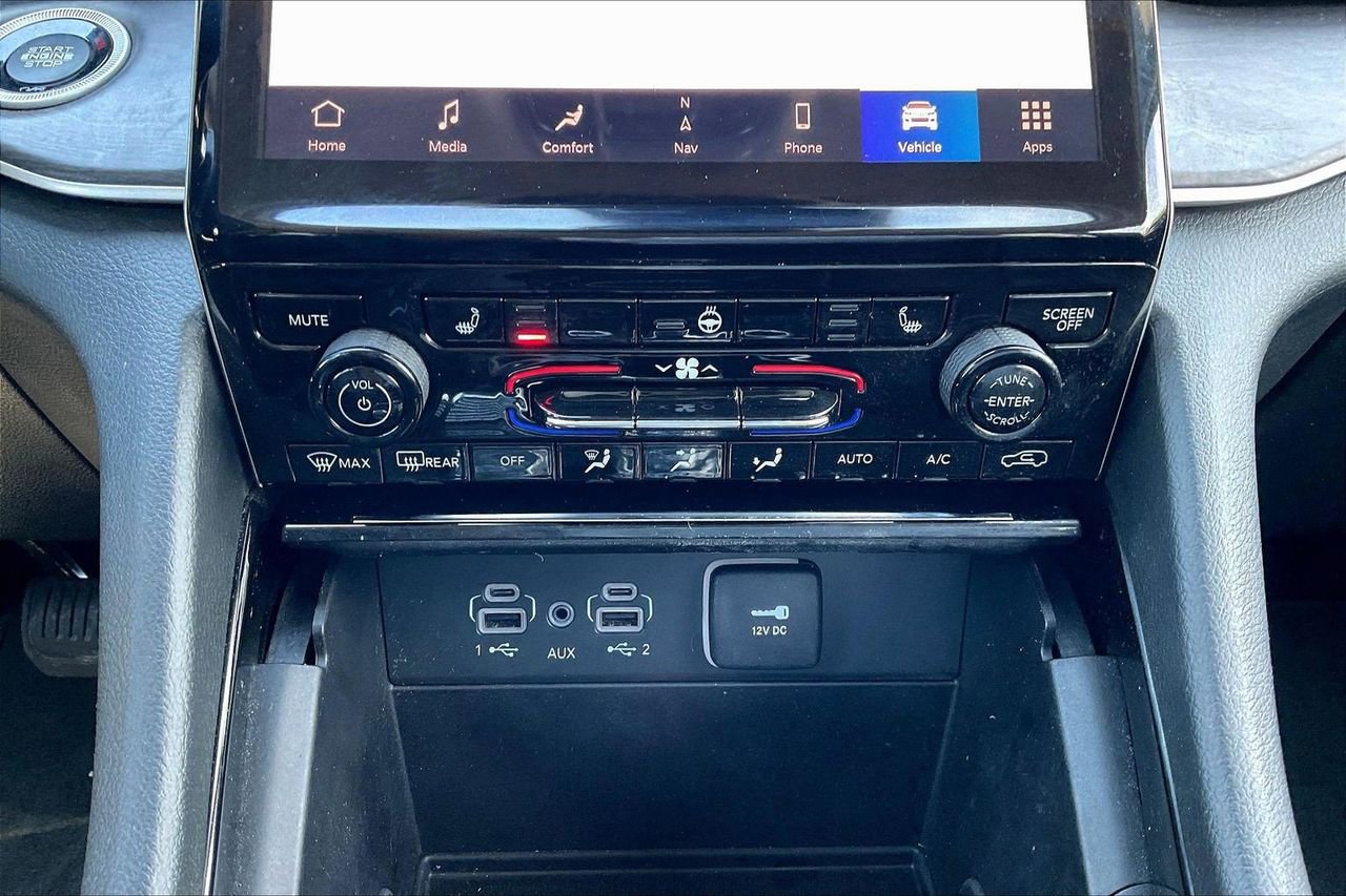 Used 2023 Jeep Grand Cherokee Limited w/ Black Appearance Package image 20