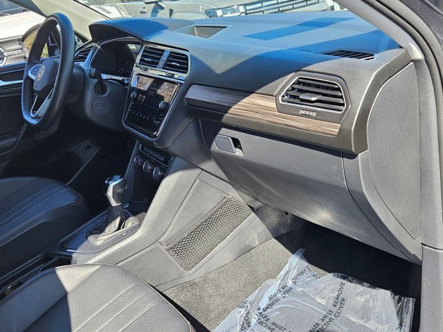 Used 2024 Volkswagen Tiguan Wolfsburg Edition image 31