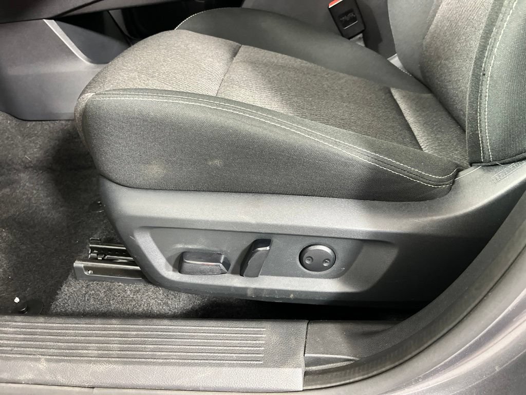 Used 2025 Nissan Rogue SV FWD image 23