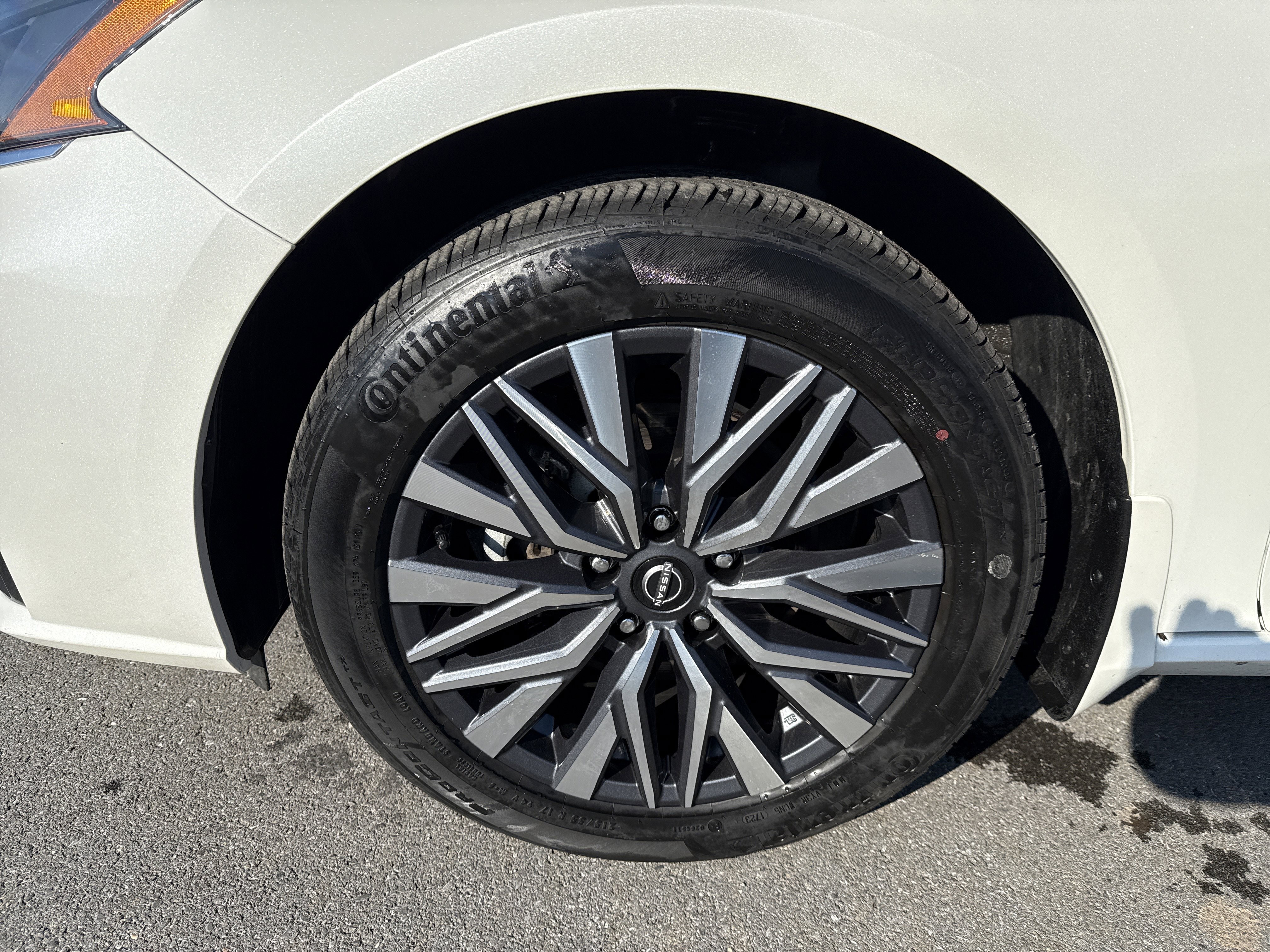 Used 2023 Nissan Altima 2.5 SV AWD/4WD image 11