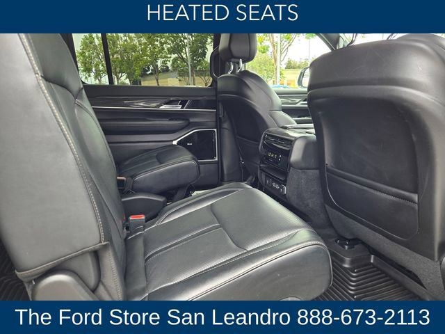 Used 2022 Jeep Wagoneer Series III w/ Premium Group I AWD/4WD image 15