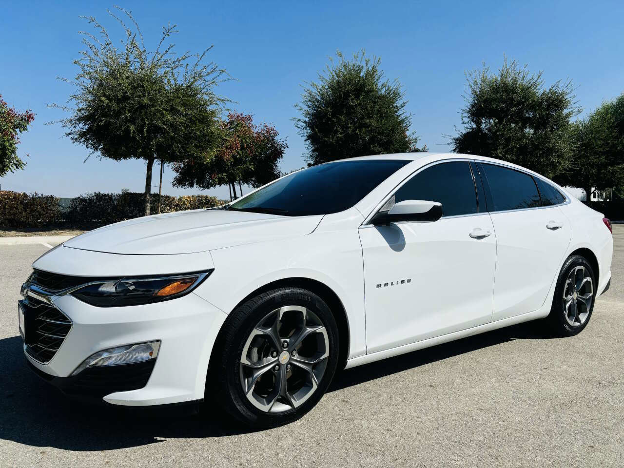Used 2022 Chevrolet Malibu LT image 1