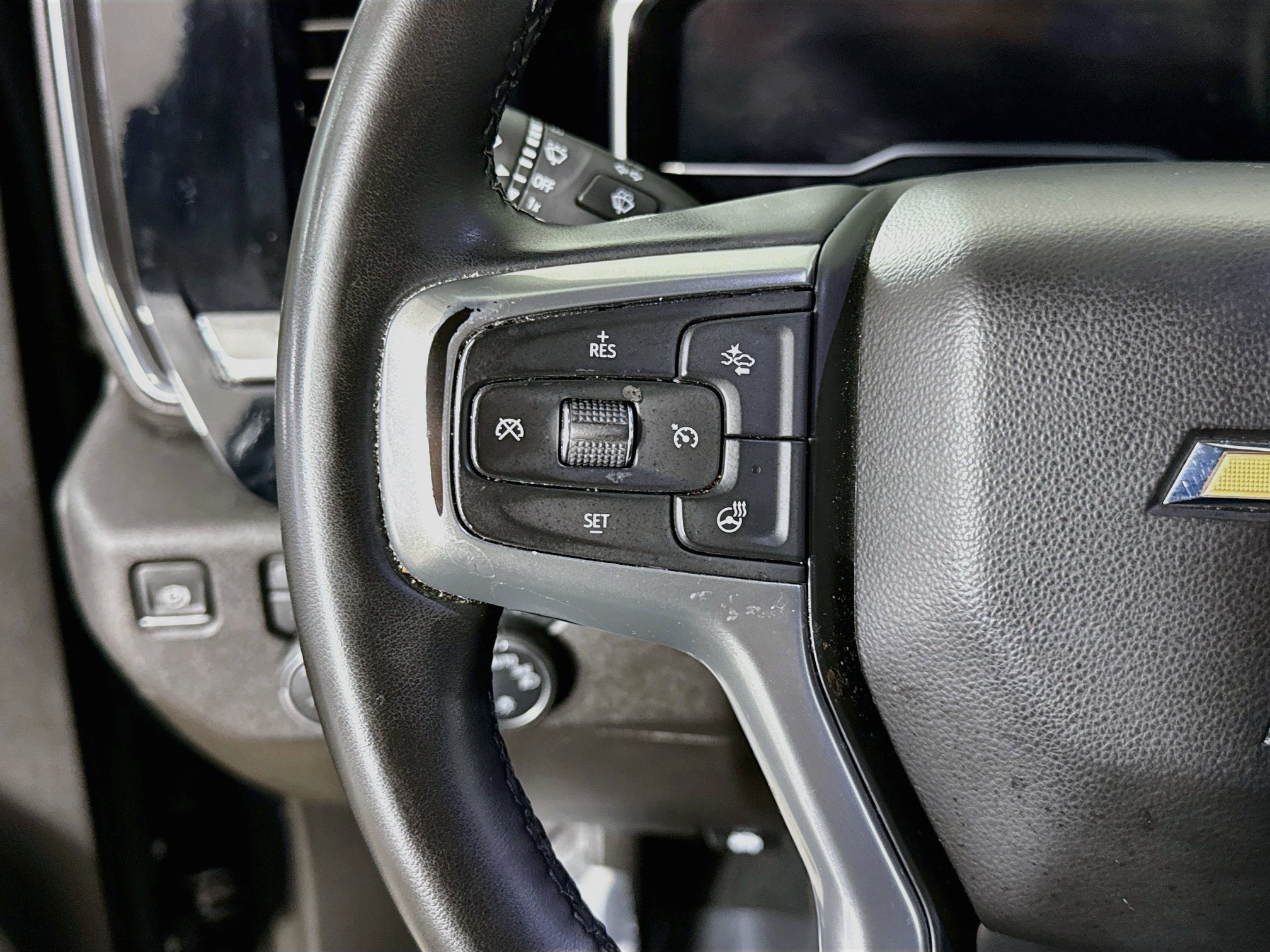 Used 2024 Chevrolet Silverado 1500 LT AWD/4WD image 14