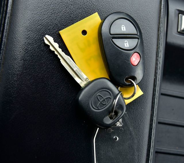 Used 2017 Toyota Tundra Platinum image 30