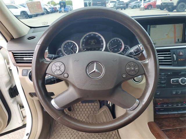 Used 2013 Mercedes-Benz E 350 4MATIC Sedan image 19