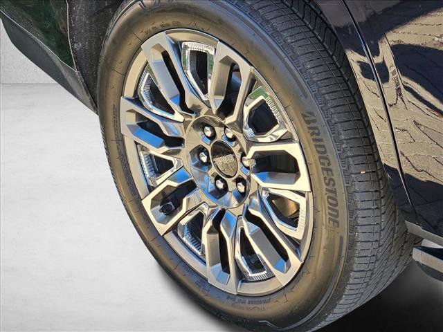 Used 2023 GMC Yukon Denali Ultimate image 7