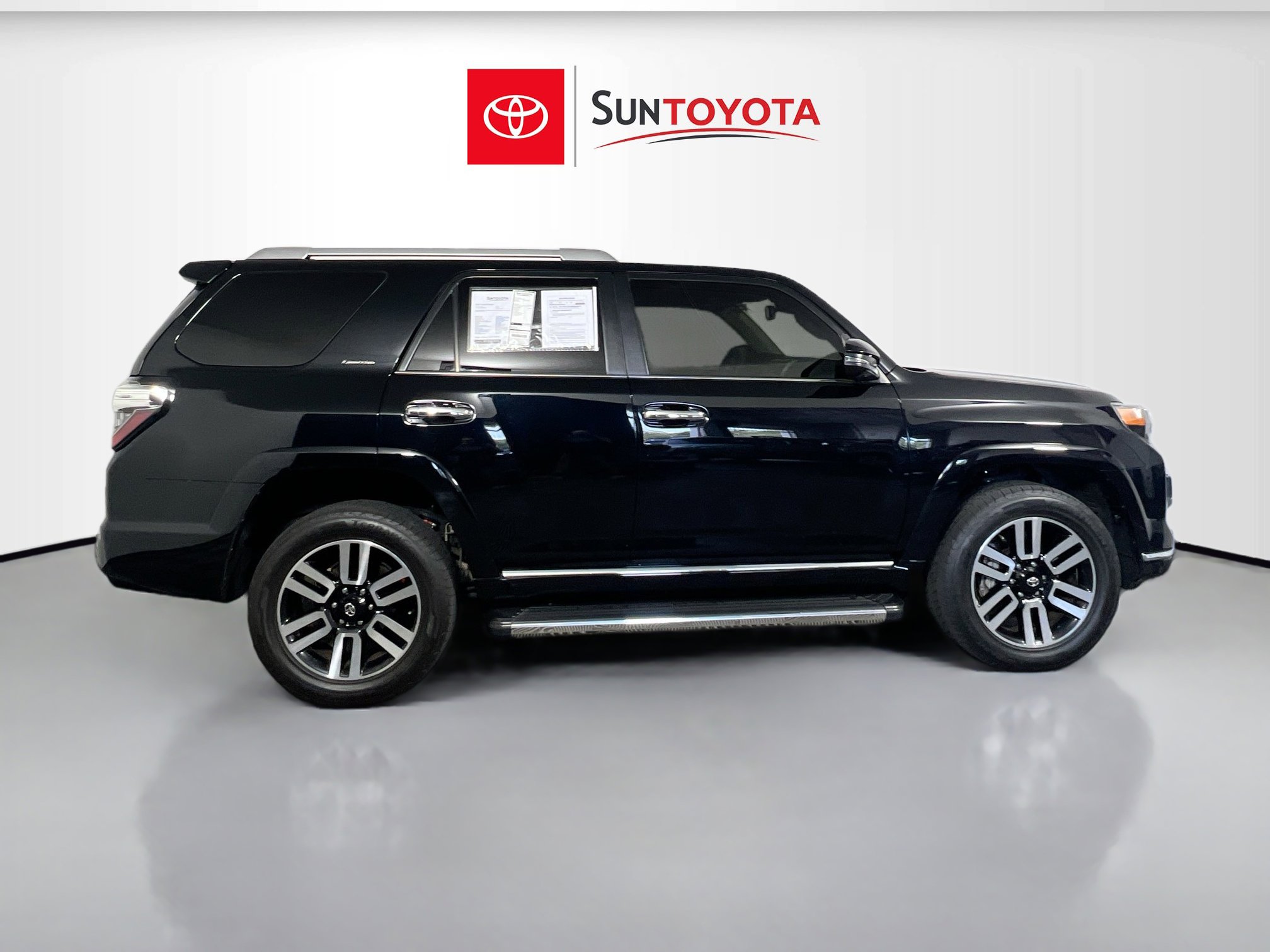 Used 2022 Toyota 4Runner Limited AWD/4WD image 2