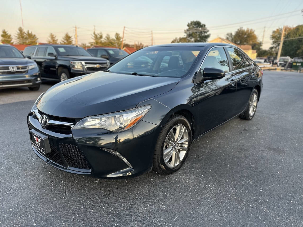 Used 2015 Toyota Camry SE image 3