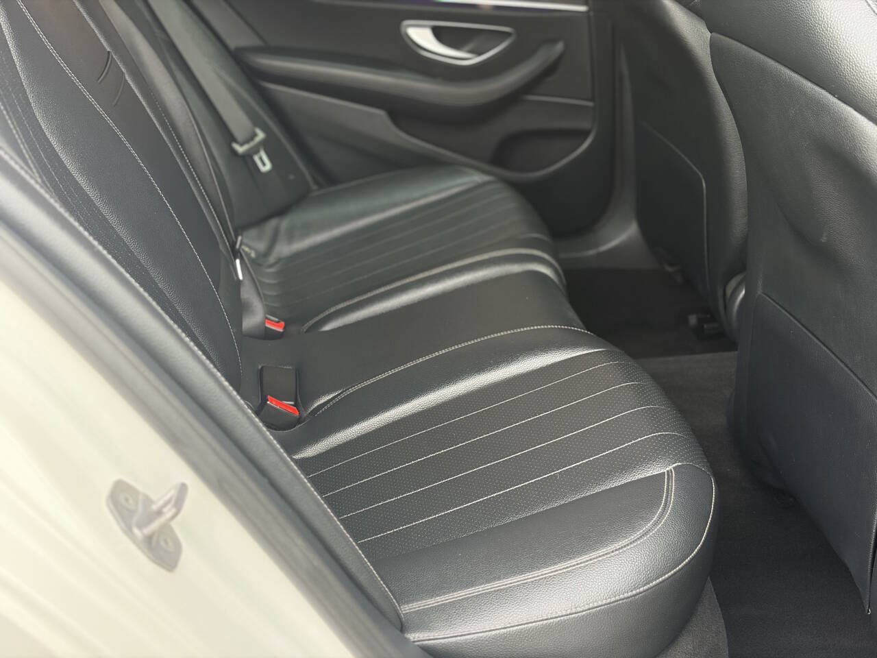 Used 2017 Mercedes-Benz E 300 4MATIC image 19